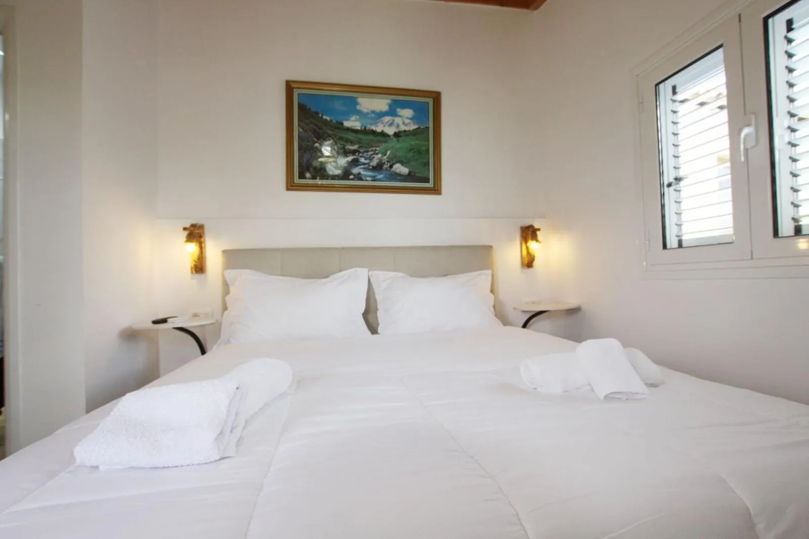 ***  בראט Hotel Boutique Buzi אלבניה