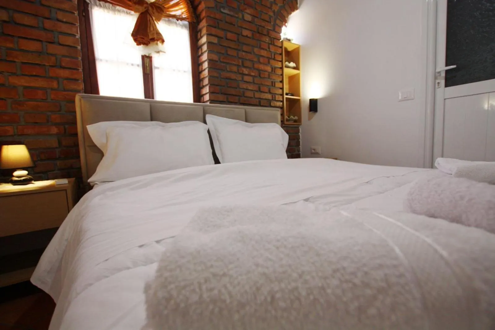 בראט Hotel Boutique Buzi