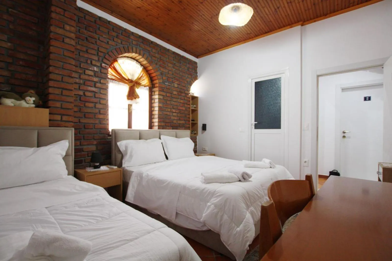 בראט Hotel Boutique Buzi 3*,  אלבניה