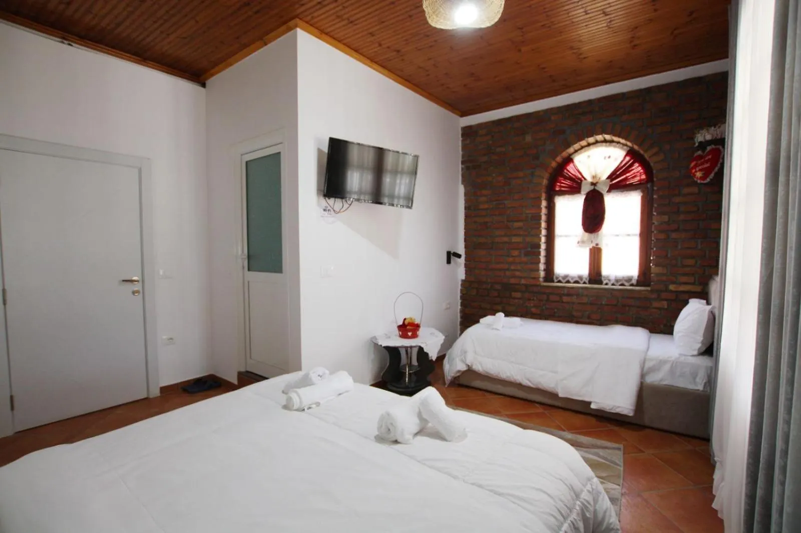 בראט Hotel Boutique Buzi 3*,