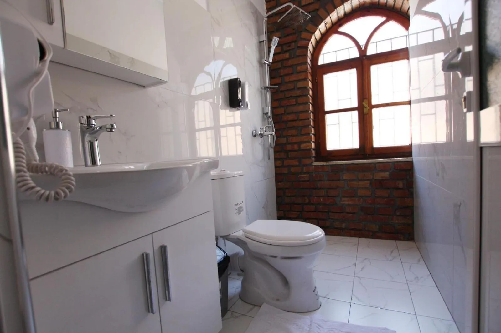 Hotel Boutique Buzi Berat 3*,  Albánie